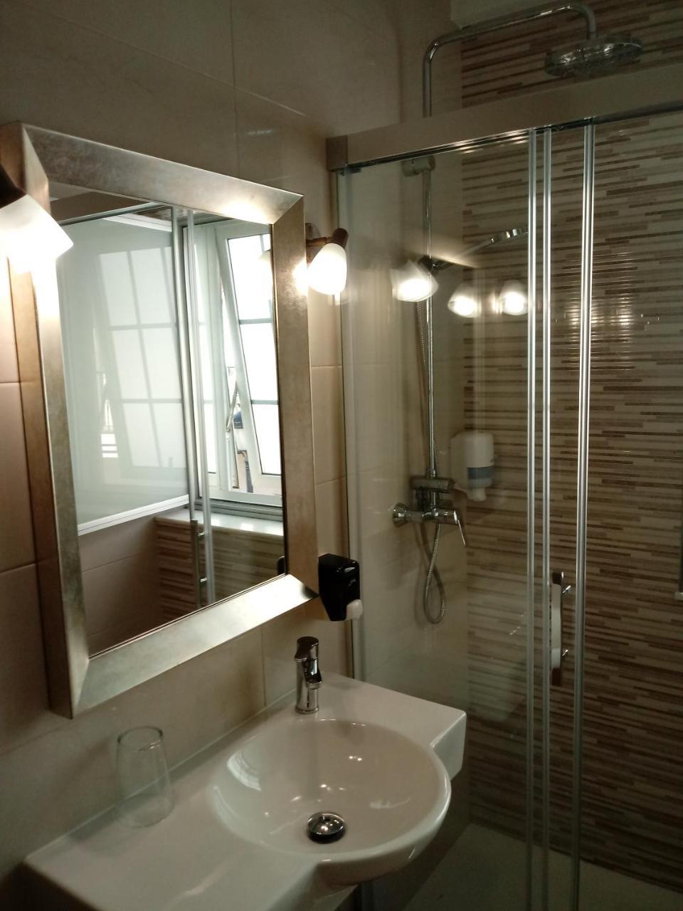 Hotel Bruselas A Guarda Ngoại thất bức ảnh