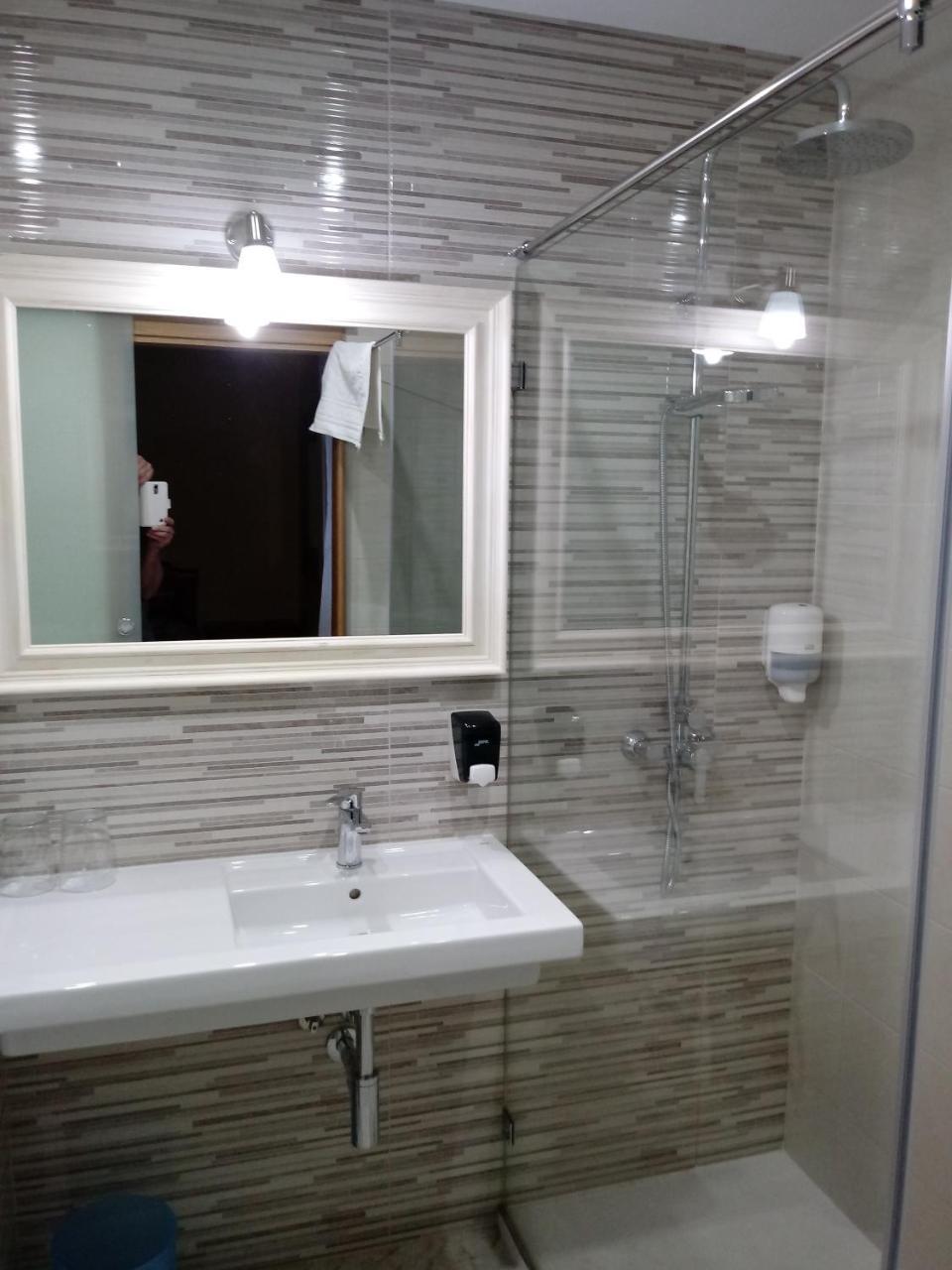 Hotel Bruselas A Guarda Ngoại thất bức ảnh